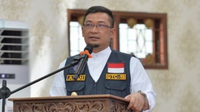 16824-sekdaprov-riau-syahrial-abdi