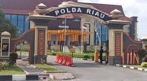 Polda-Riau-Tangkap-Dua-Tersangka-Korupsi-Kredit-Fiktif-di-Pelalawan.jpeg
