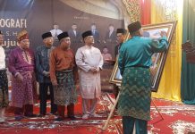 Peluncuran Autobiografi Saleh Djasit Berlangsung Khidmat di LAMR