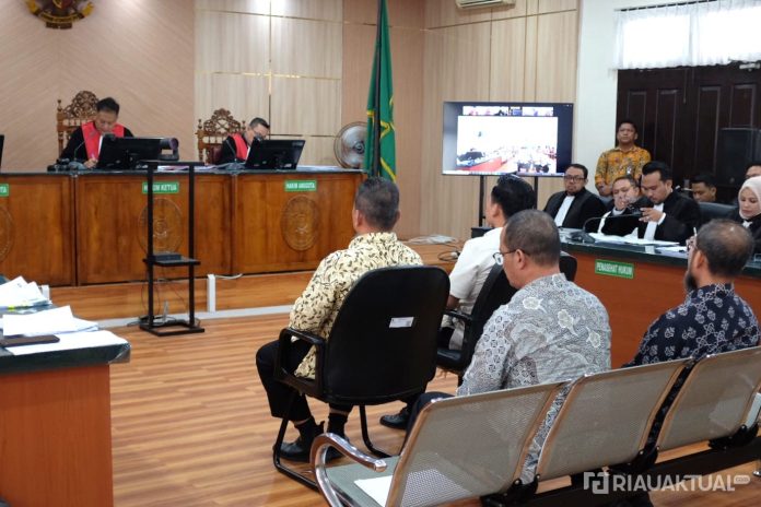 4465706256-1001608774